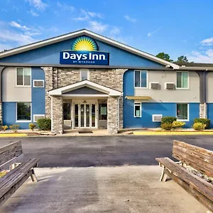 Days By Wyndham Savannah Gateway I-95 Hotel